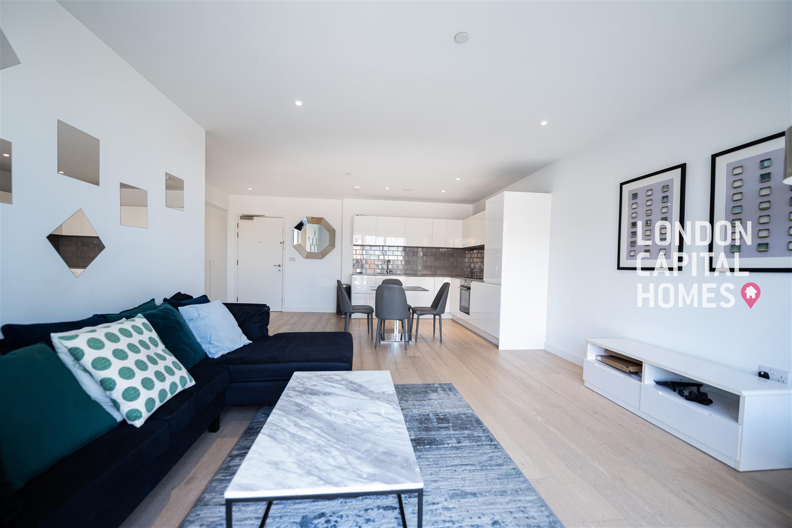 2 bed property in Fairwater House, 1 Bonnet Street, London